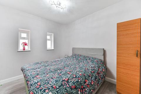 1 bedroom flat for sale, London Road, Croydon, Thornton Heath, CR7
