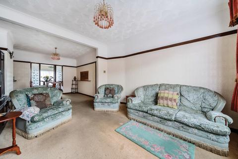 30 Luddesdon Road, Erith, DA8 1NG