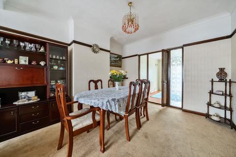 30 Luddesdon Road, Erith, DA8 1NG