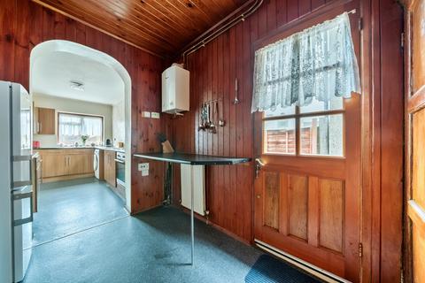 30 Luddesdon Road, Erith, DA8 1NG