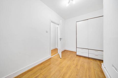 2 bedroom flat to rent, Coverton Road, Tooting Broadway, London, SW17