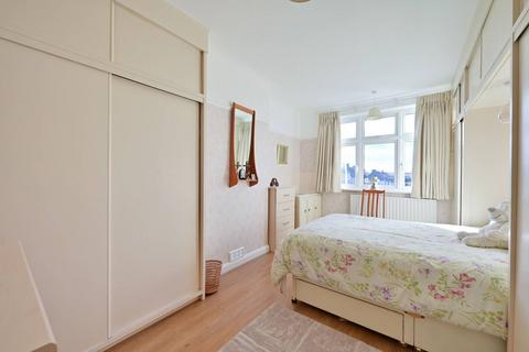 46 Arundel Avenue, Morden, SM4 4DX