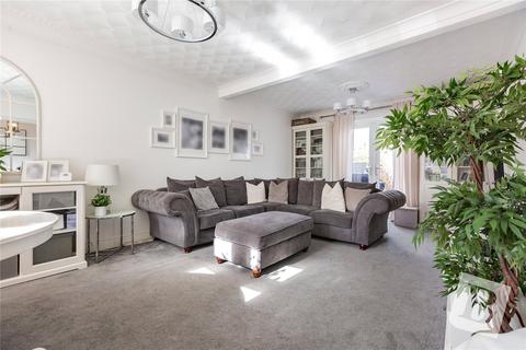 3 bedroom terraced house for sale - Porters Avenue, Dagenham, RM8