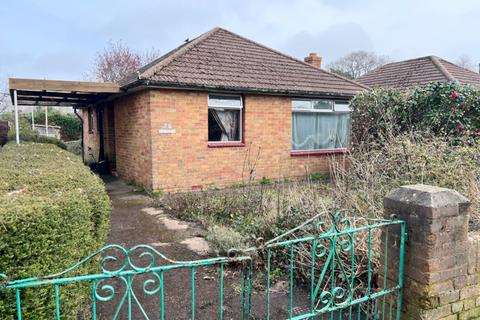 2 bedroom detached bungalow for sale - Rollestone Road, Holbury, Southampton, Hampshire, SO45