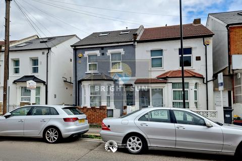5 bedroom semi-detached house for sale - Hounslow TW3