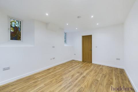 1 bedroom apartment for sale, Longcross Road, Longcross, Surrey, KT16