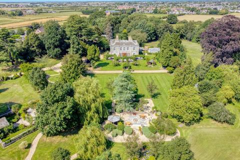 7 bedroom country house for sale, London Road, Lincolnshire PE21