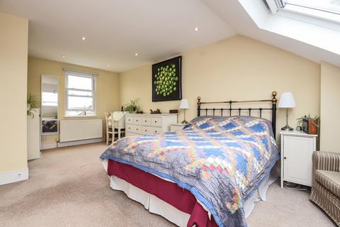 4 bedroom house to rent - Heythorp Street London SW18