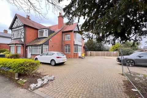 17 bedroom detached house for sale, Compton Avenue, Luton, Bedfordshire, LU4