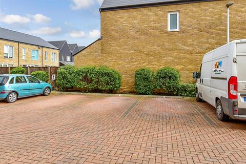 Flat 11, Stanley Apartments, 6 Corys Road, Rochester, ME1 1GN