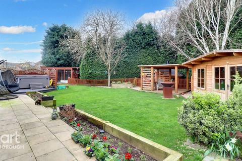 5 bedroom detached bungalow for sale, The Paddocks, Whittlesey