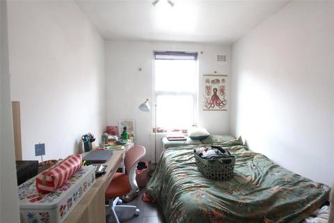 3 bedroom apartment to rent - Settles Street, London, E1