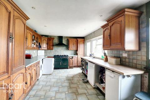 4 bedroom detached house for sale, Pudsey Hall Lane, Rochford