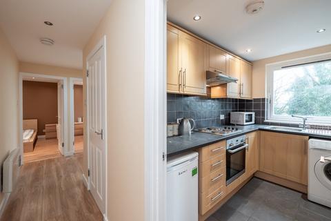 5/2 Largo Place, Edinburgh, EH6 4AG