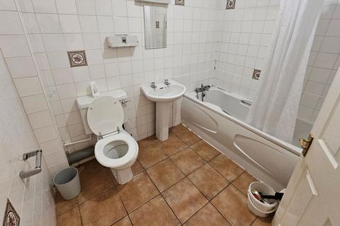 2 bedroom flat for sale - Flat 3 53, Queens Road, Southend-on-Sea, Essex, SS1 1LT
