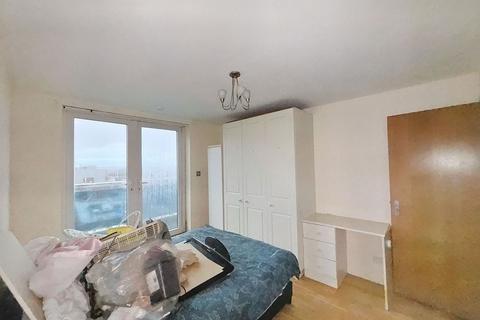 2 bedroom flat for sale, Flat 606 Platinum House, Lyon Road, Harrow, Middlesex, HA1 2EX
