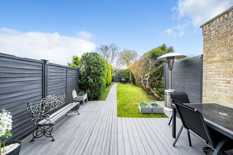 5 Martin Close, Warlingham, CR6 9AD