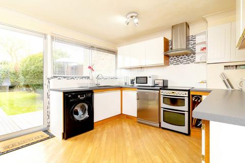 5 Martin Close, Warlingham, CR6 9AD