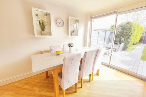 5 Martin Close, Warlingham, CR6 9AD