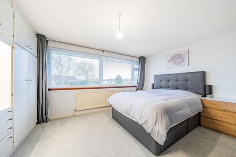 5 Martin Close, Warlingham, CR6 9AD