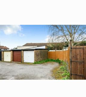5 Martin Close, Warlingham, CR6 9AD