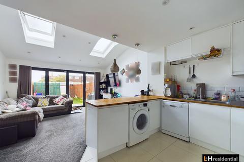 19 Warenford Way, Borehamwood, WD6 5ER