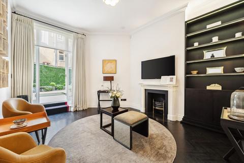4 bedroom flat to rent, Pont Street, London, SW1X