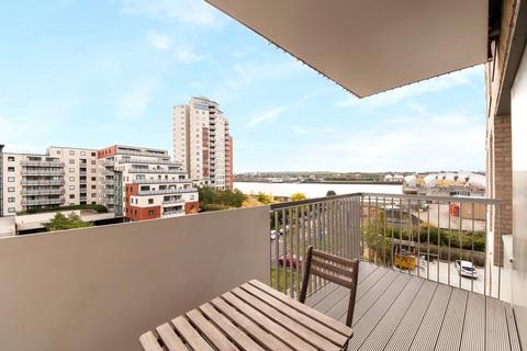 2 bedroom apartment to rent - Waterside Heights, Waterside Park, Royal Docks, London, E16