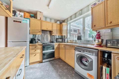 122 Charminster Road, London, SE9 4BW