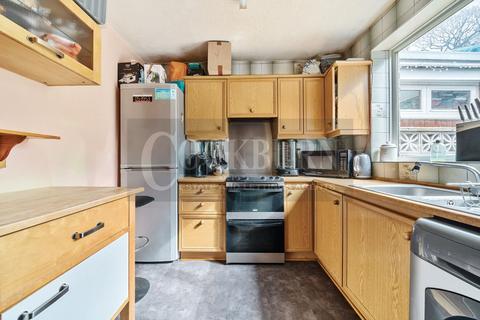 122 Charminster Road, London, SE9 4BW