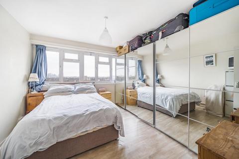 2 bedroom flat for sale, Paragon Road, Hackney