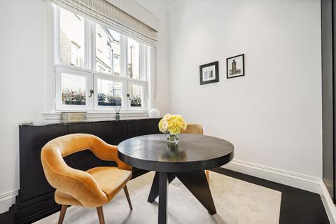 3 bedroom flat to rent, Pont Street, London, SW1X