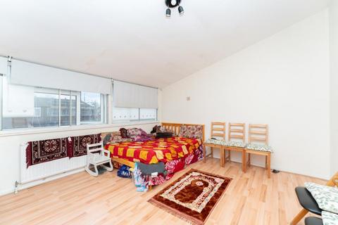 1 bedroom flat for sale - Hotspur Road, UB5