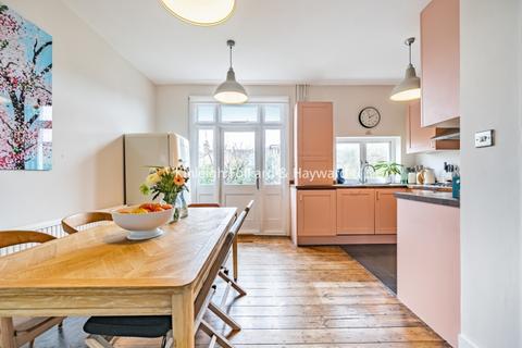4 bedroom house to rent, Chasefield Road London SW17