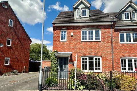 4 bedroom semi-detached house for sale, Glamis Close, Sutton-In-Ashfield, NG17