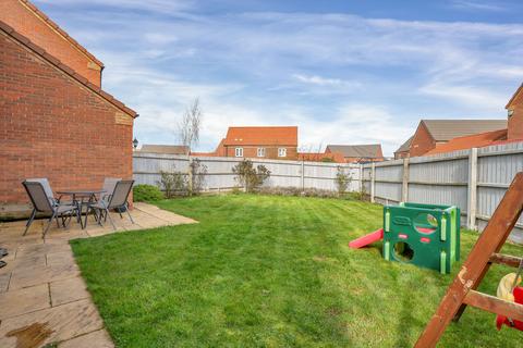 3 bedroom detached house for sale, Plumpton Chase, Bourne, PE10