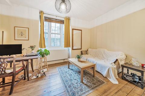 2 bedroom flat for sale, Tooley Street, London Bridge