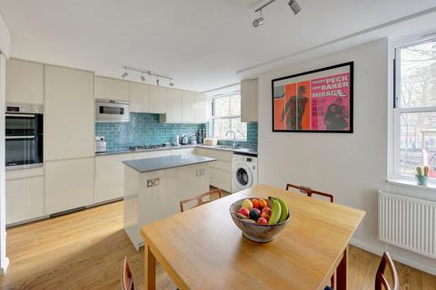 4 bedroom flat for sale, Sandbourne House, Dartmouth Close, London
