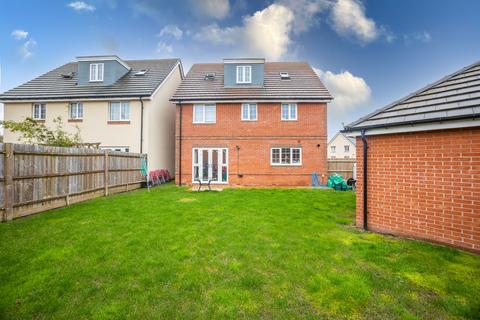 5 bedroom detached house for sale, Bowling Green, Three Mile Cross, Reading, RG7 1FY