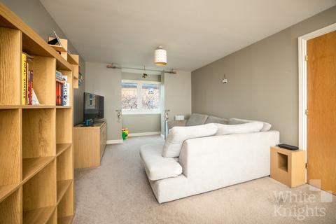 2 bedroom flat for sale, Park View, Reading, RG2 0BX