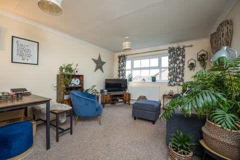 2 bedroom maisonette for sale - Armstrong Way, Woodley, Reading, RG5 4NW