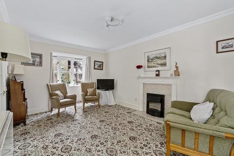 2 bedroom end of terrace house for sale, Garden Mews, Warsash, Southampton, Hampshire. SO31 9GW