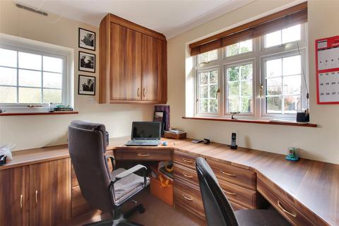 Langley Ash Road, Hartley, Longfield, DA3 8HA