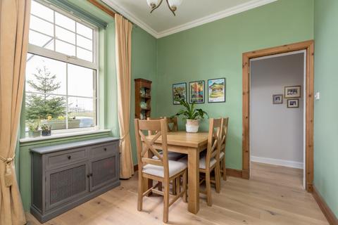 11 Lennie Cottages Craigs Road, Edinburgh, EH12 0BB