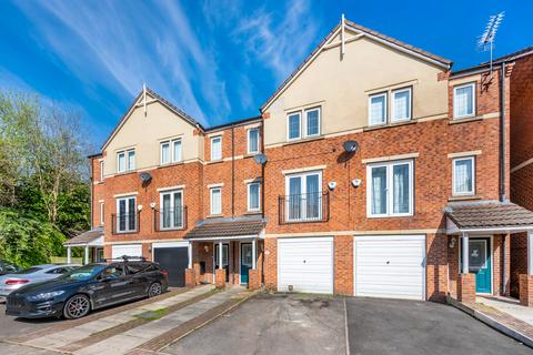 3 bedroom terraced house for sale, Fielding Way, Leeds, LS27