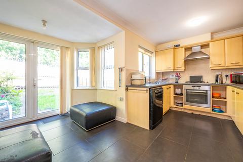 3 bedroom terraced house for sale, Fielding Way, Leeds, LS27