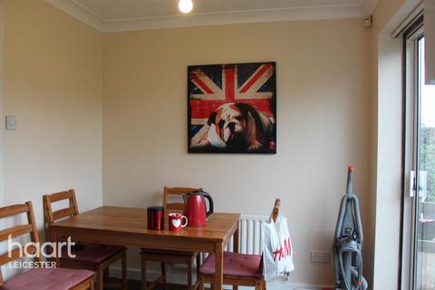 2 bedroom semi-detached house to rent, Hollowtree Road, Leicester