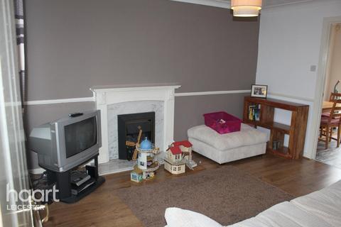 2 bedroom semi-detached house to rent, Hollowtree Road, Leicester