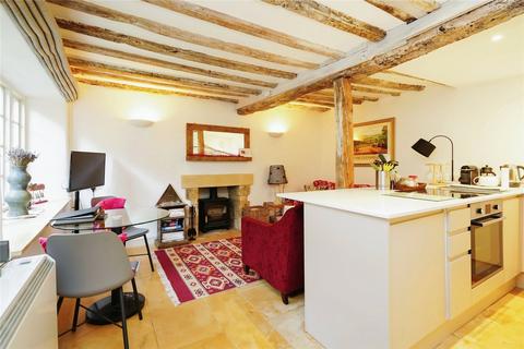 3 George Yard, Burford, OX18 4QN