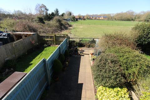 4 Barlow Close, Milcombe, Banbury, OX15 4SB